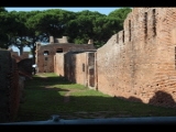 01206 ostia - regio ii - via della palaestra - blick von der via dei vigili ri westen.jpg